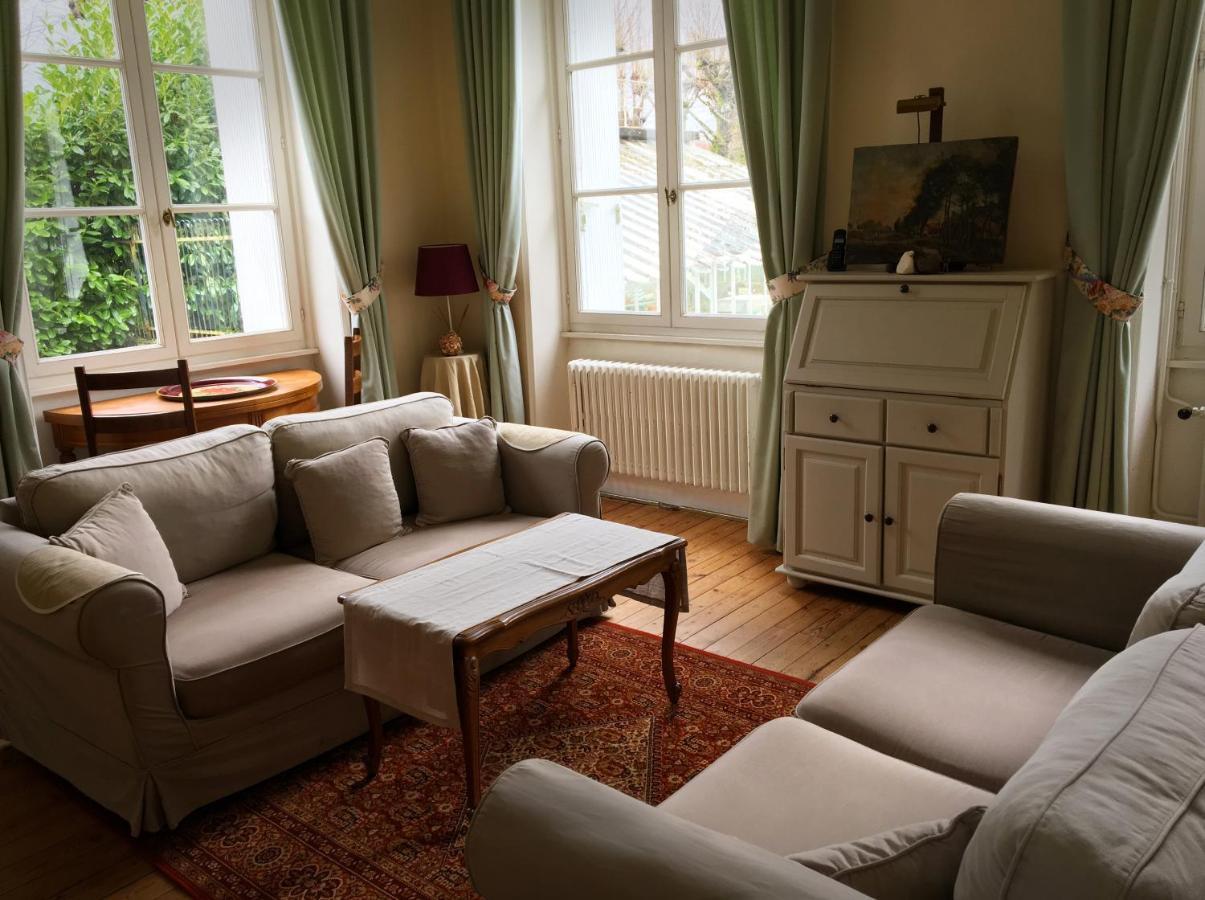 Au Manoir De La Barre Bed & Breakfast Exterior photo